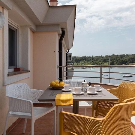 Seafront Apartment Gaby 메덜린 외부 사진