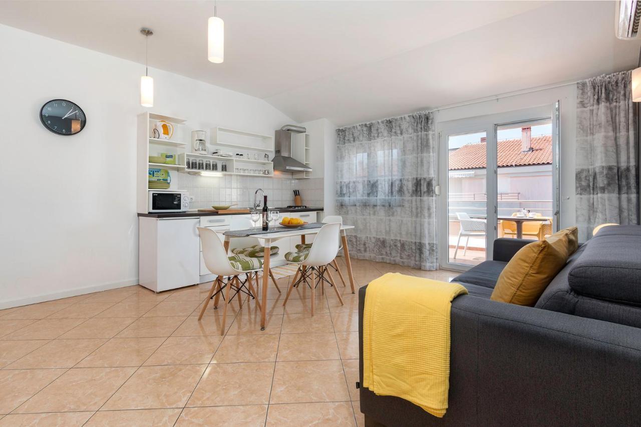 Seafront Apartment Gaby 메덜린 외부 사진