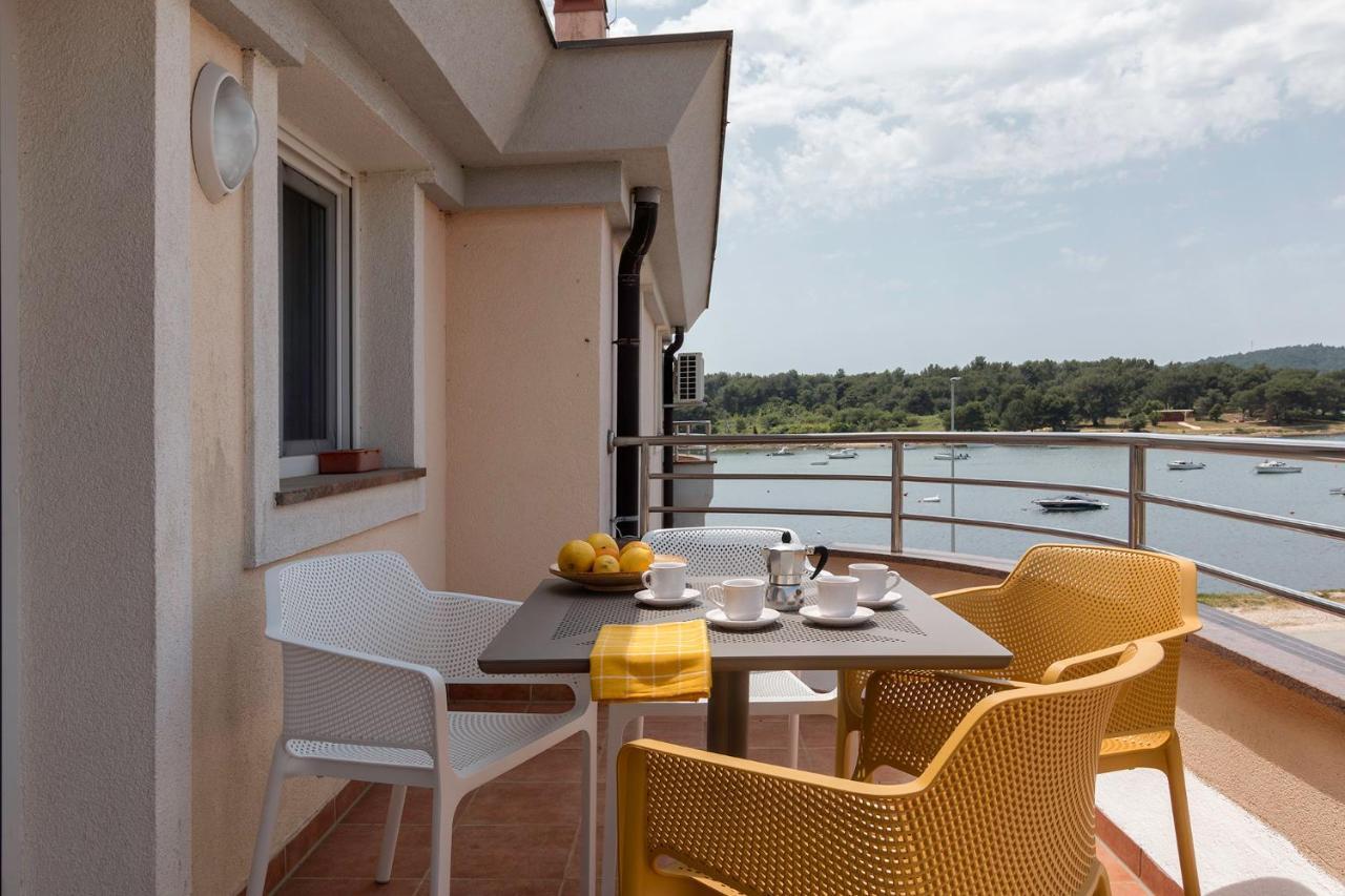 Seafront Apartment Gaby 메덜린 외부 사진