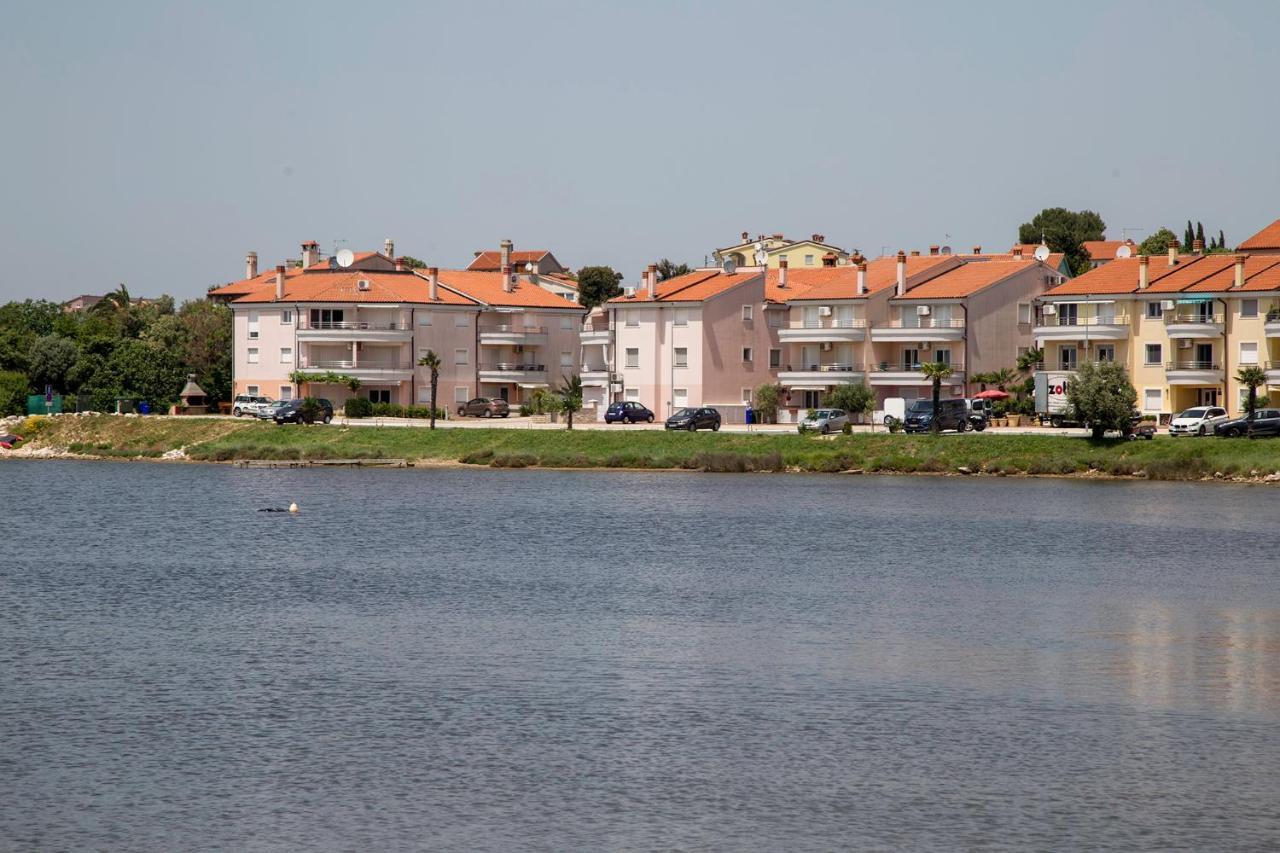 Seafront Apartment Gaby 메덜린 외부 사진