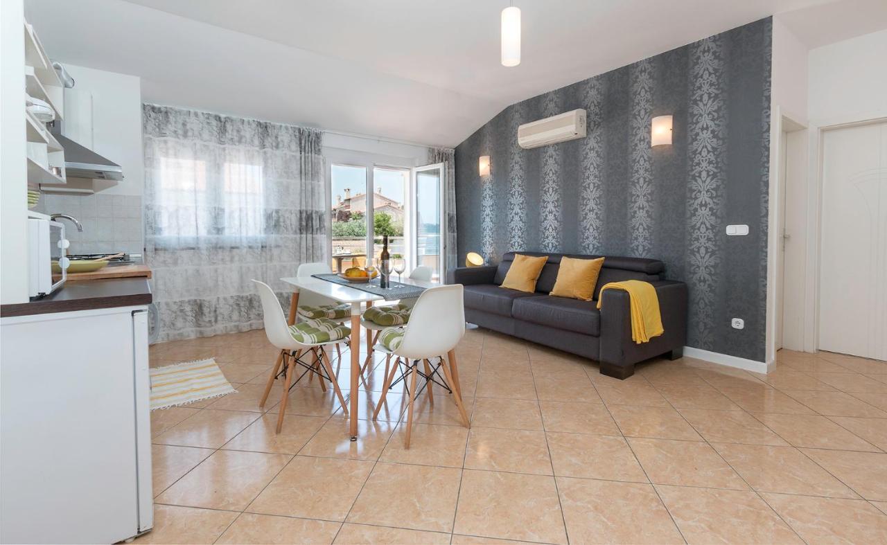 Seafront Apartment Gaby 메덜린 외부 사진